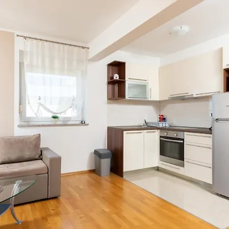 Apartment Tina
