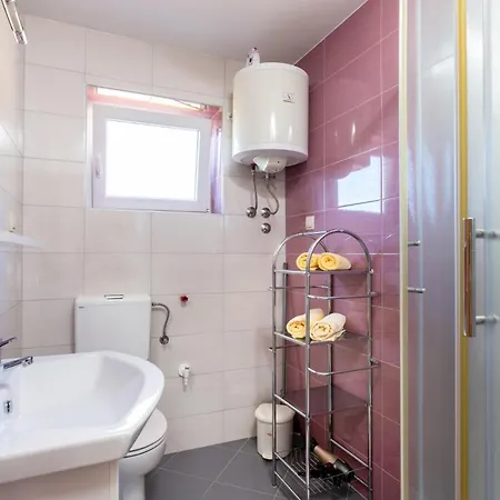 Tina Apartment *