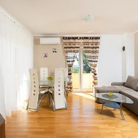 Tina Apartment *